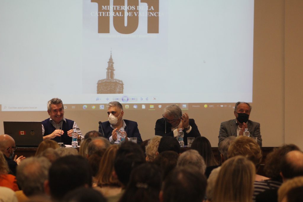 PRESENTACIÓN DE “101 MISTERIOS DE LA CATEDRAL DE VALENCIA”